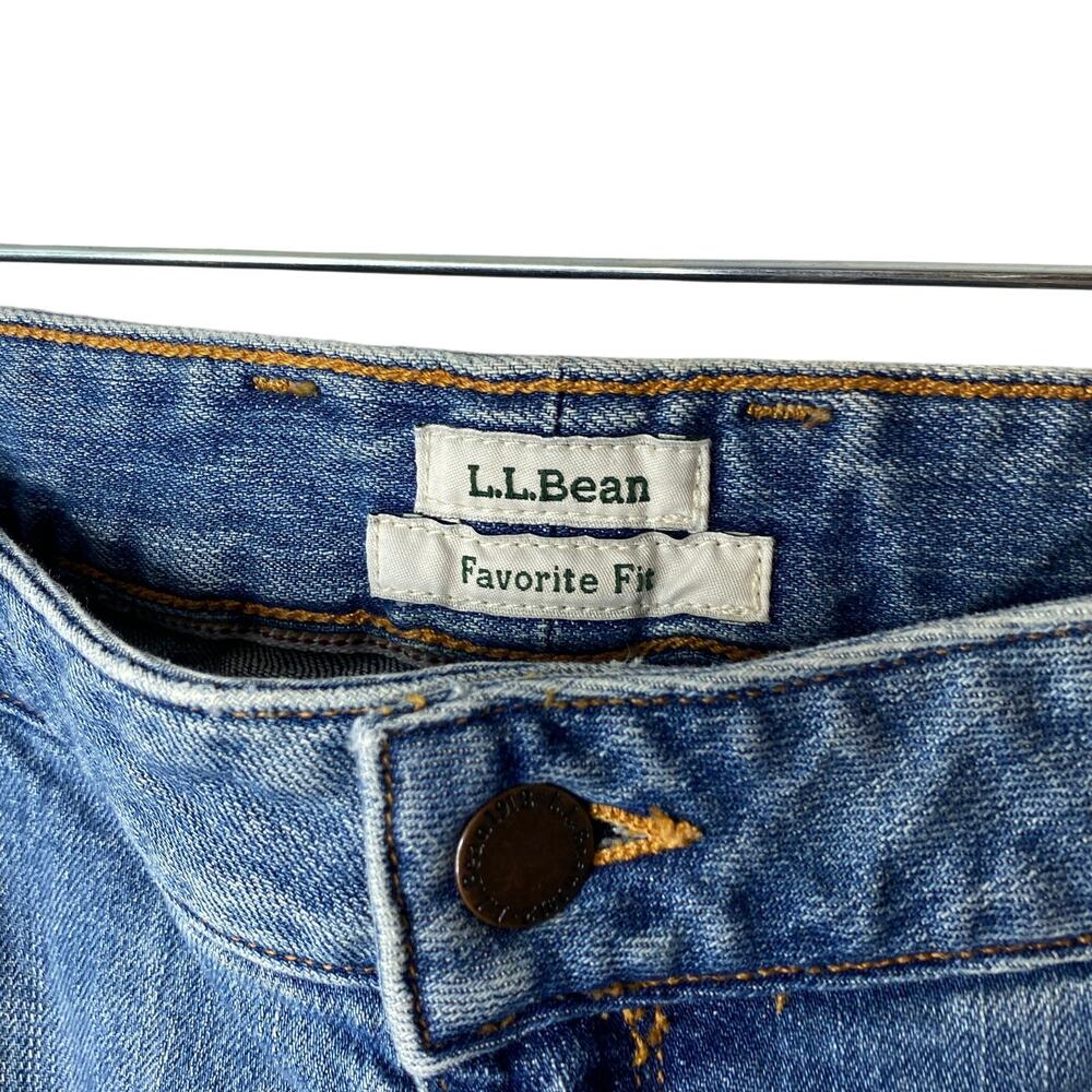 L.L. Bean Favorite Fit Medium Rinse Straight Leg Jeans Women's Size 20 - Picture 5 of 6